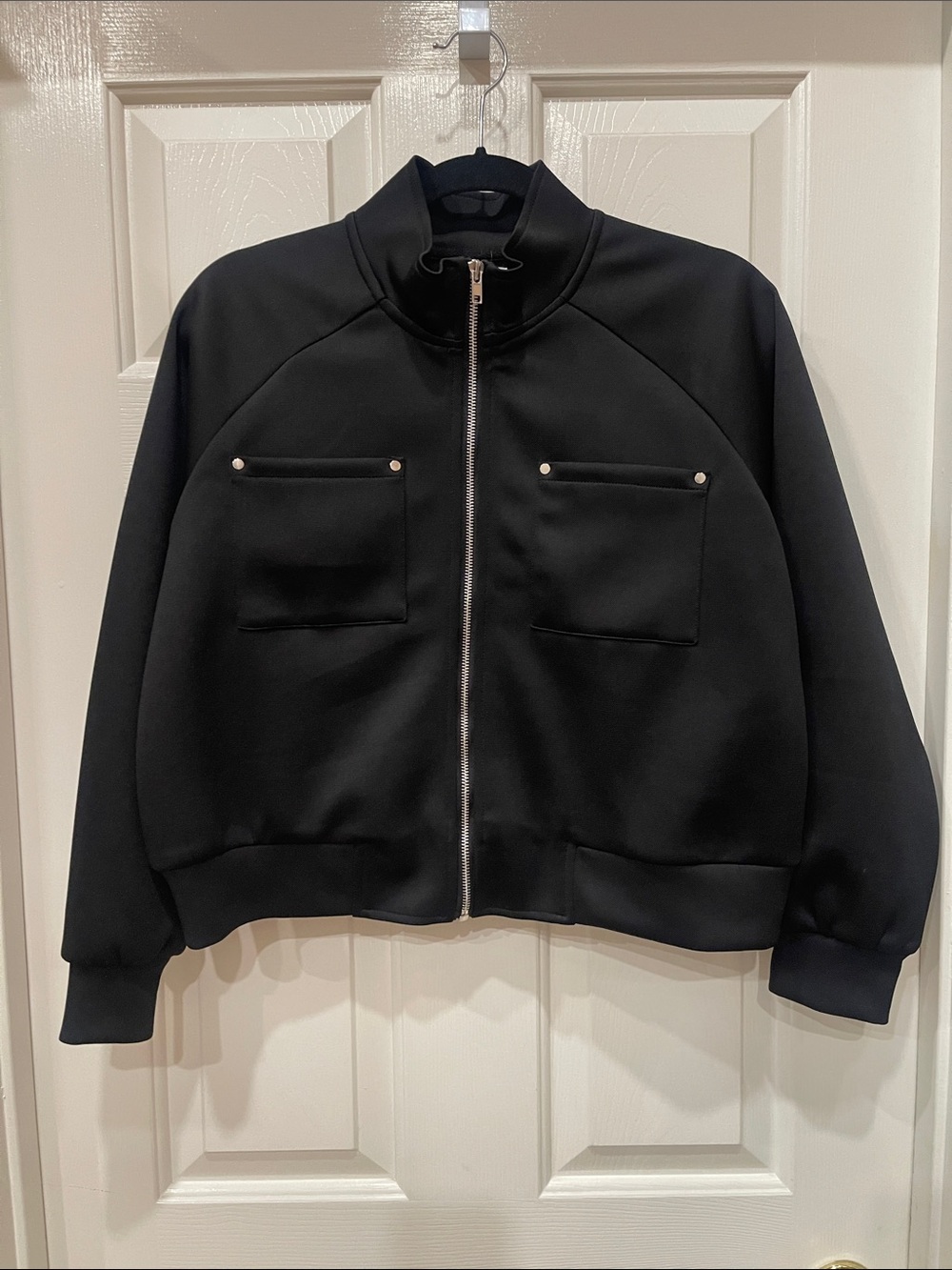 Women’s Black Zip-Front Bomber Jacket with Chest Pockets S:S